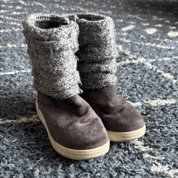 Cat & Jack Girls Boots - Picture 1 of 8